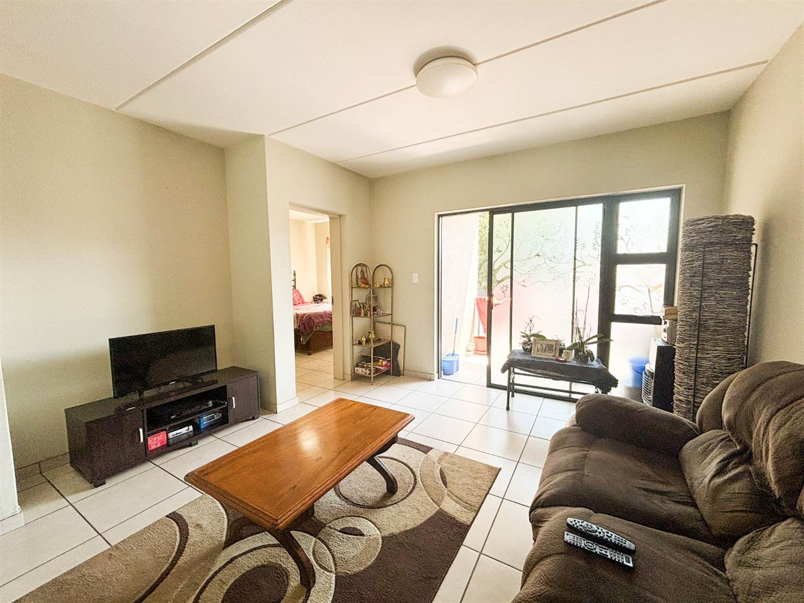 2 Bed Apartment in Benoni North photo number 9