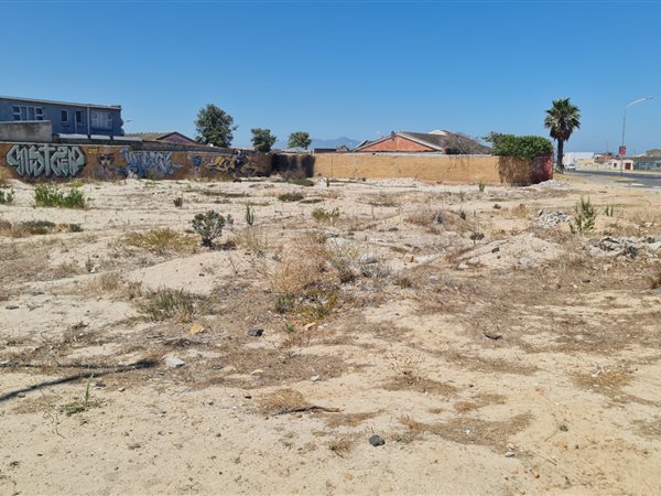1347 m² Land available in Mitchells Plain Central