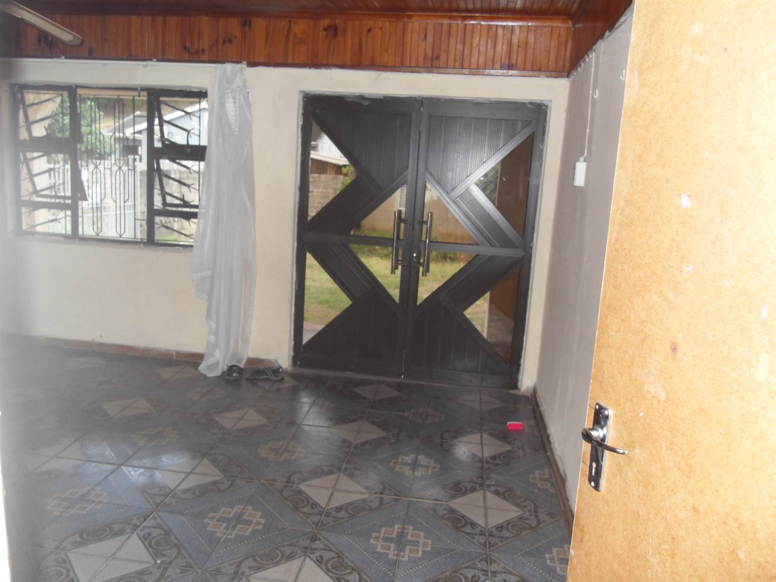 4 Bed House in Umlazi photo number 3