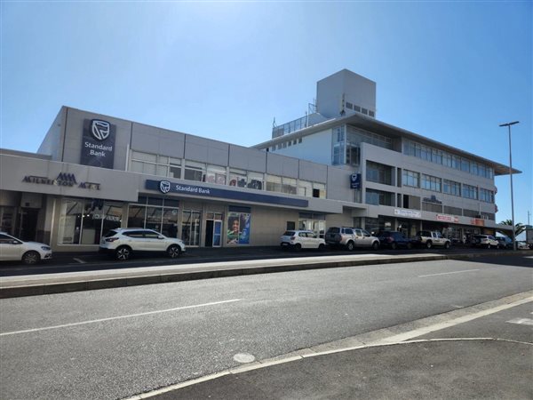 136  m² Commercial space in Milnerton Central