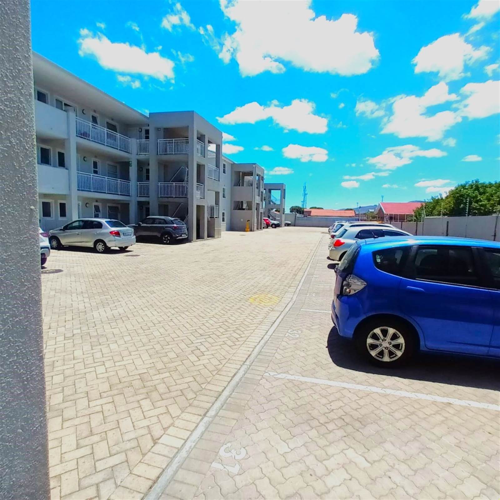 2 Bed Apartment in Parow photo number 15