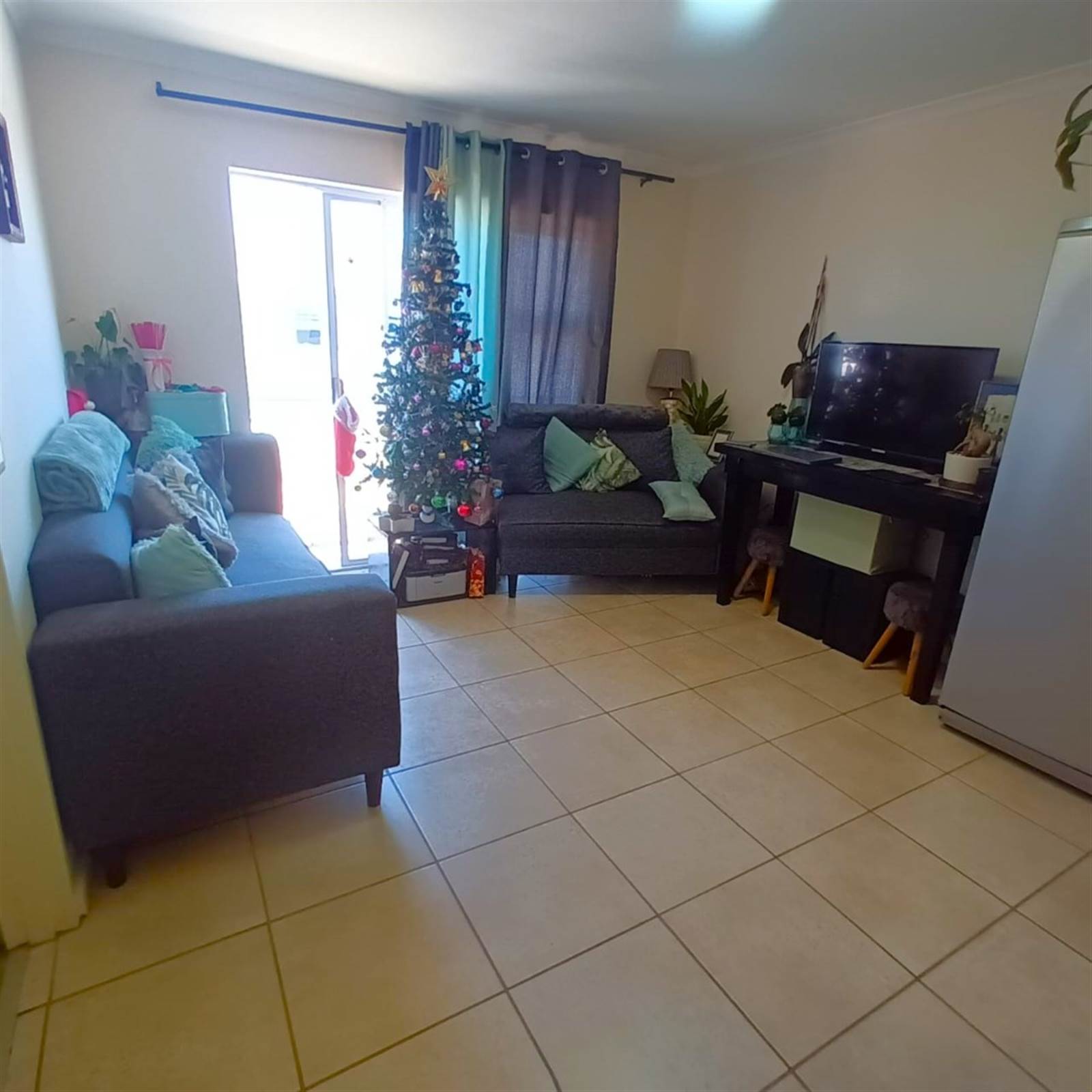 2 Bed Apartment in Parow photo number 5