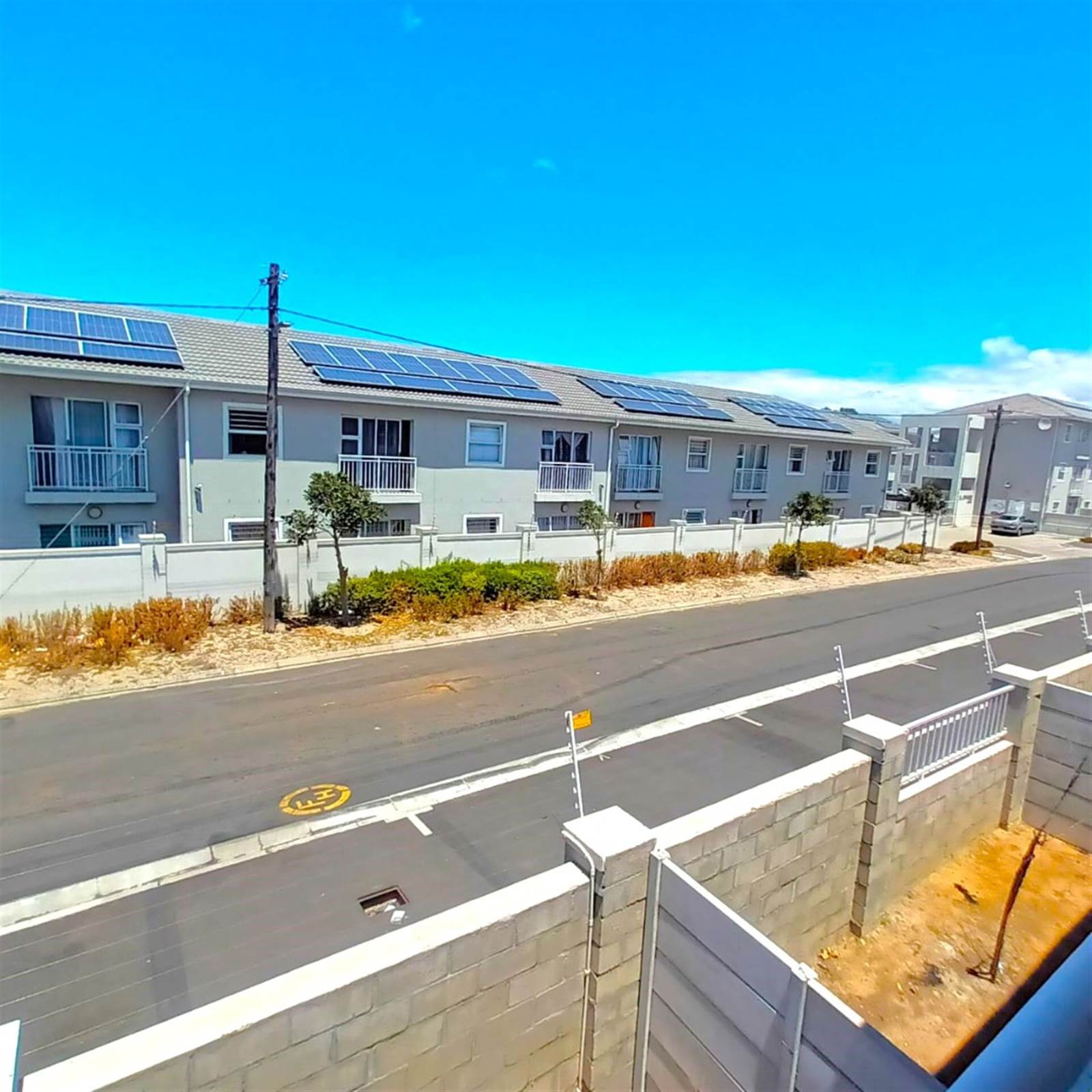 2 Bed Apartment in Parow photo number 13