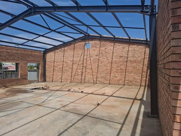165 m² Industrial space 165 m² Industrial space