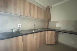 3 Bed Apartment in Athlone Park photo number 14