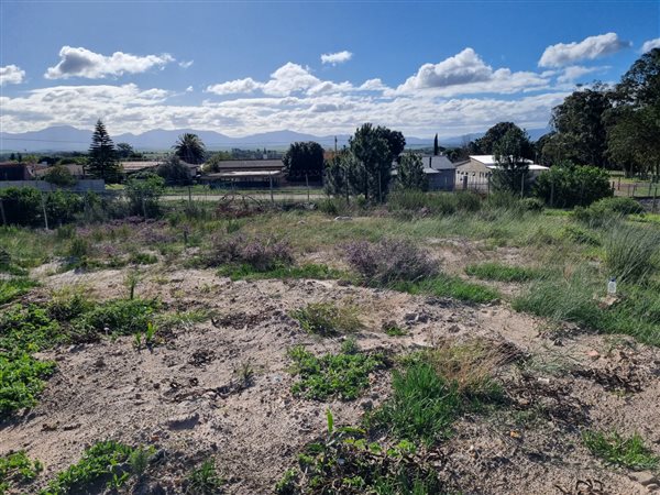 210 m² Land available in Albertinia