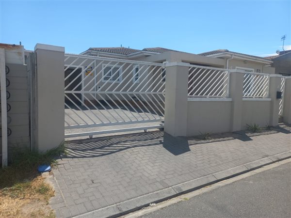 3 Bed House in Sunbird Park