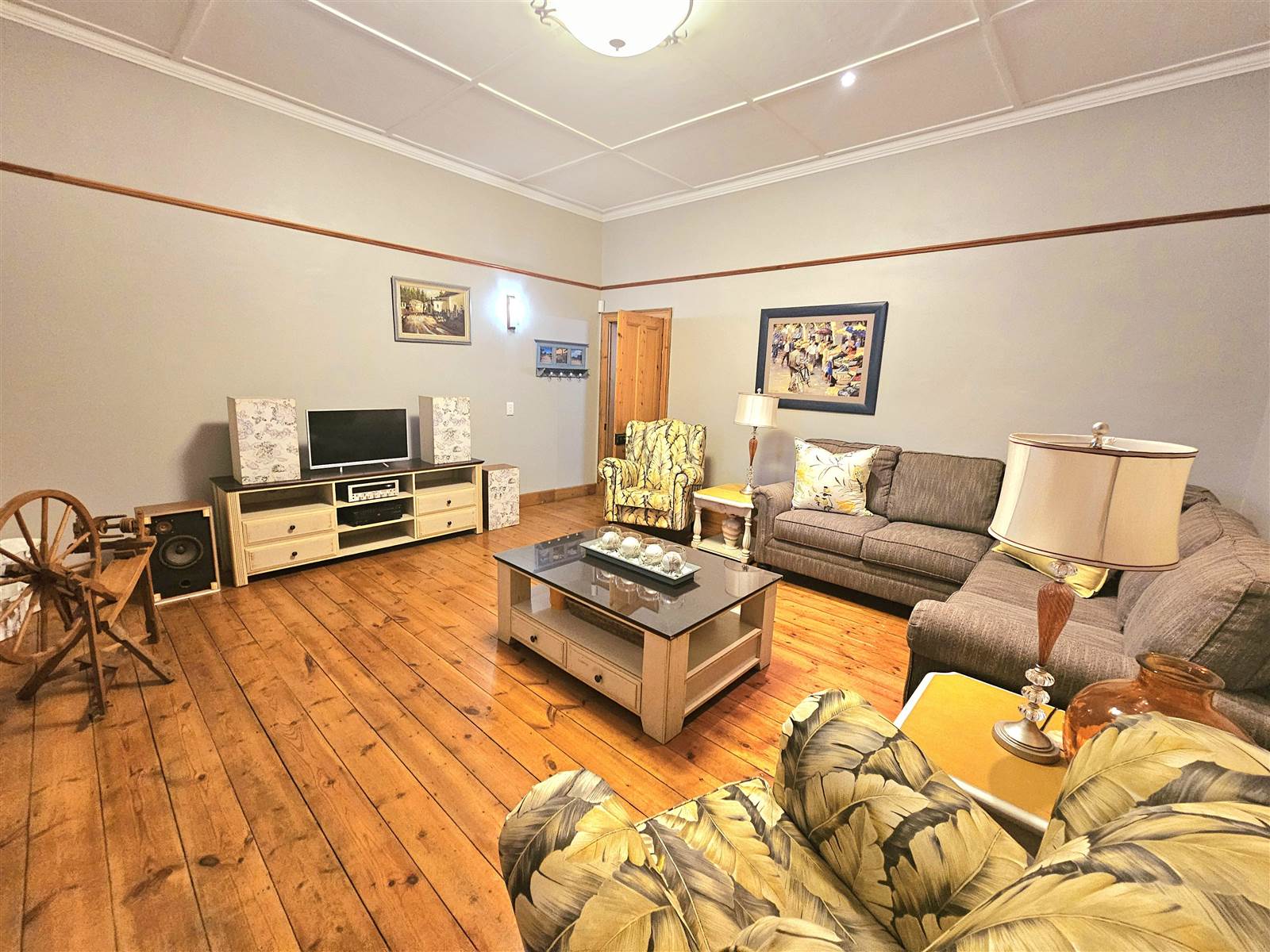 4 Bed House in Swellendam photo number 12
