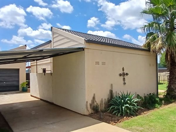 3 Bedroom House 3 Bedroom House