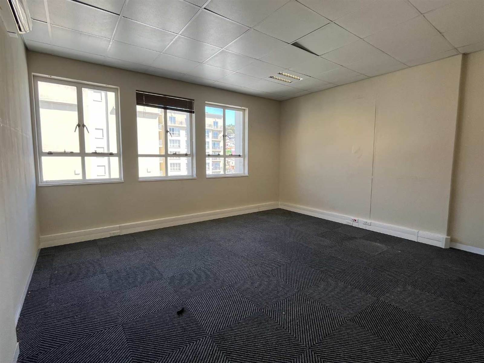 660  m² Office Space in Cape Town City Centre photo number 7