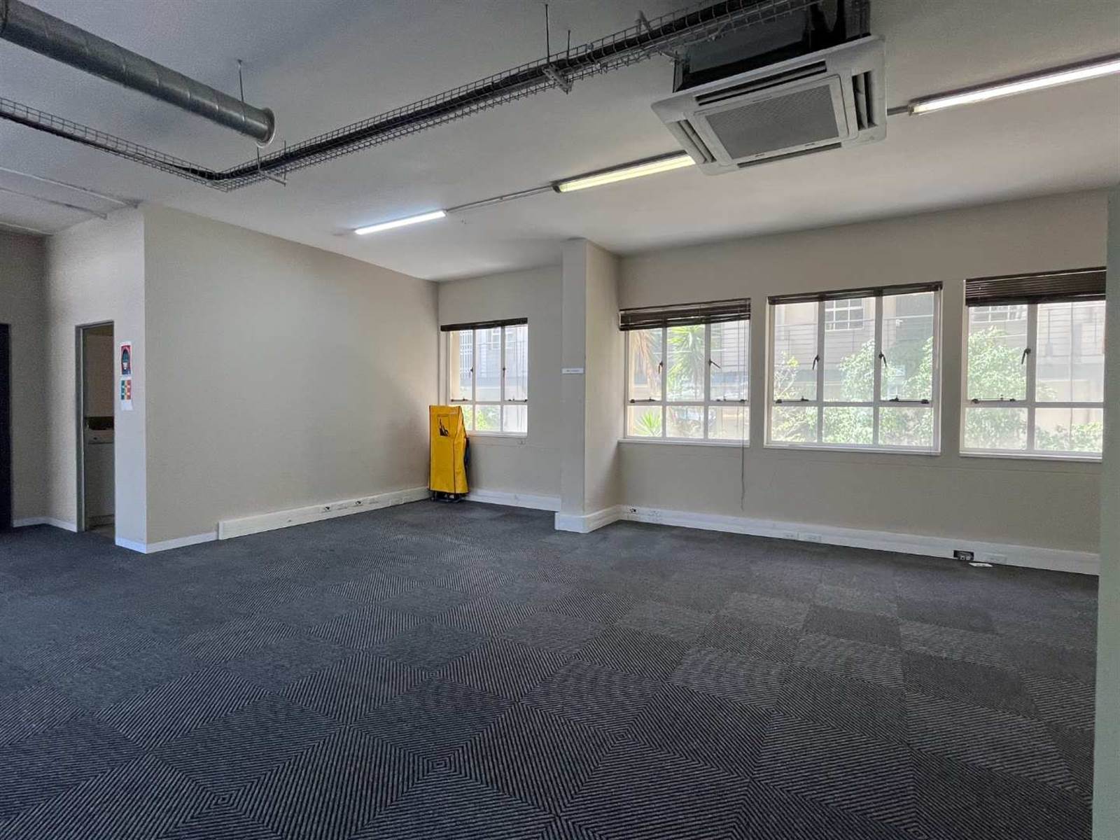 660  m² Office Space in Cape Town City Centre photo number 9