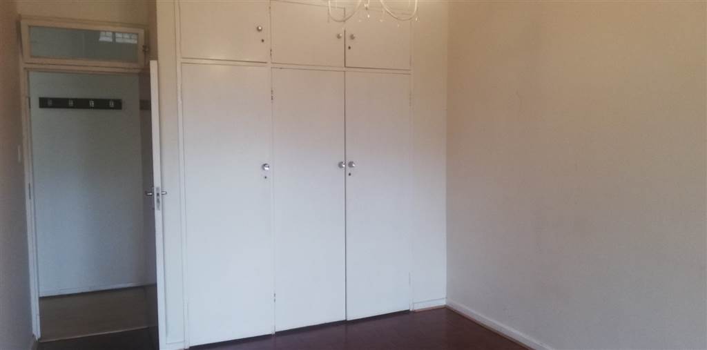 2 Bed Flat in Monument photo number 12