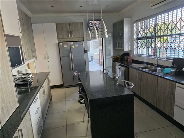 7 Bedroom House 7 Bedroom House
