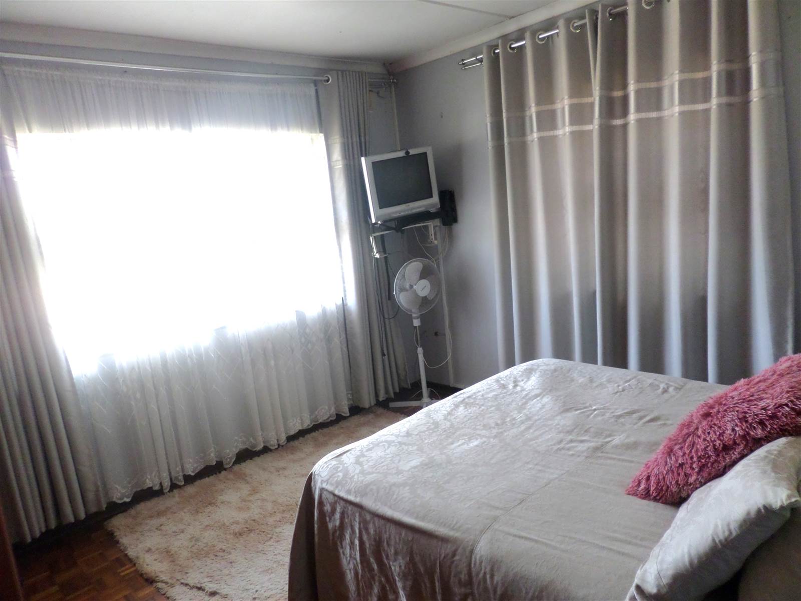 3 Bed House in Mobeni photo number 11