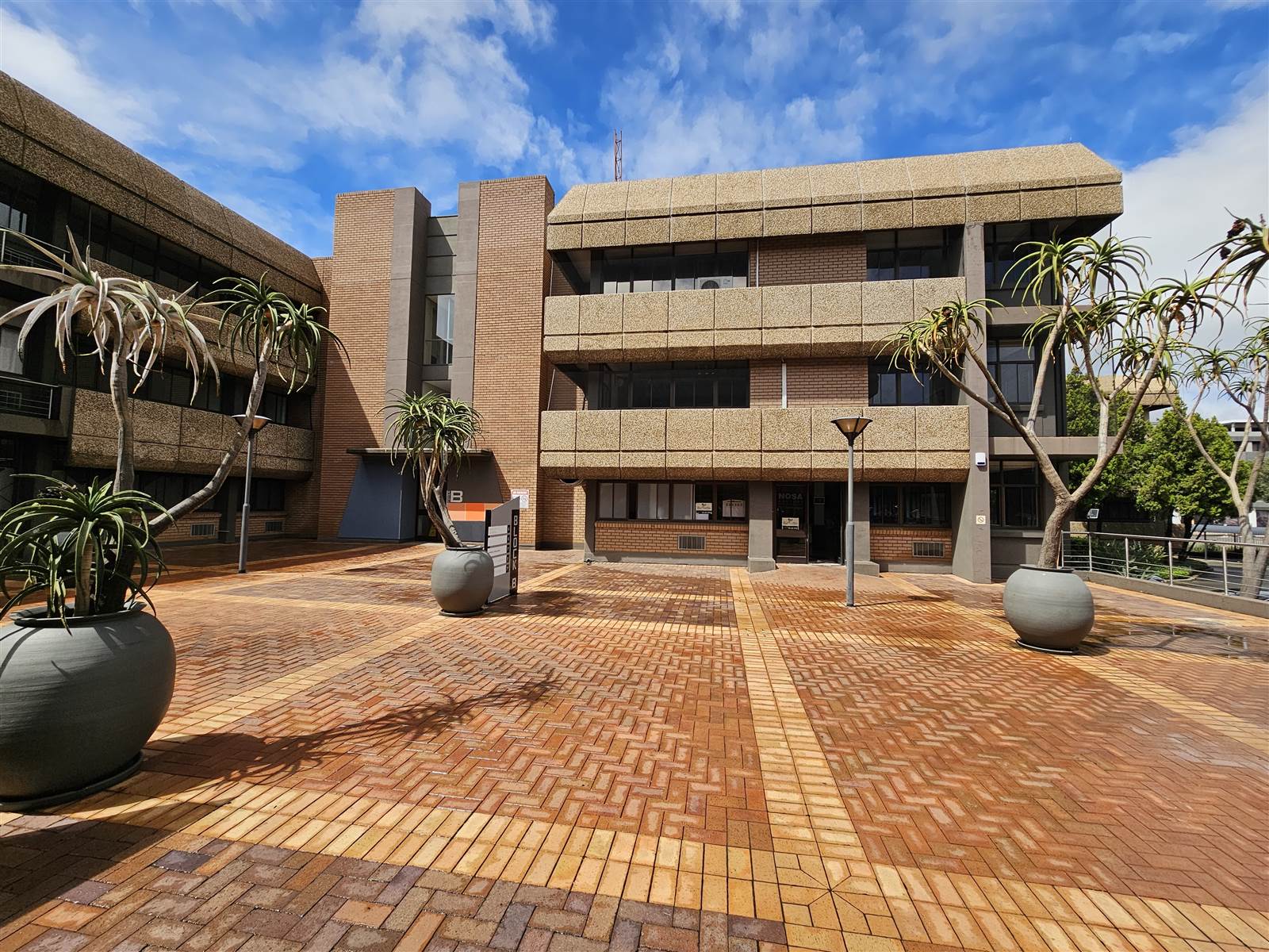 146  m² Commercial space in Centurion CBD photo number 1