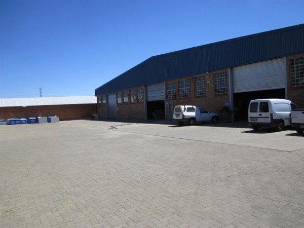 525  m² Industrial space