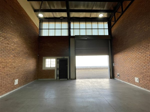 304  m² Industrial space