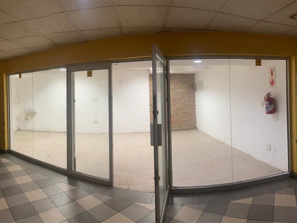 25 m² Retail Space 25 m² Retail Space