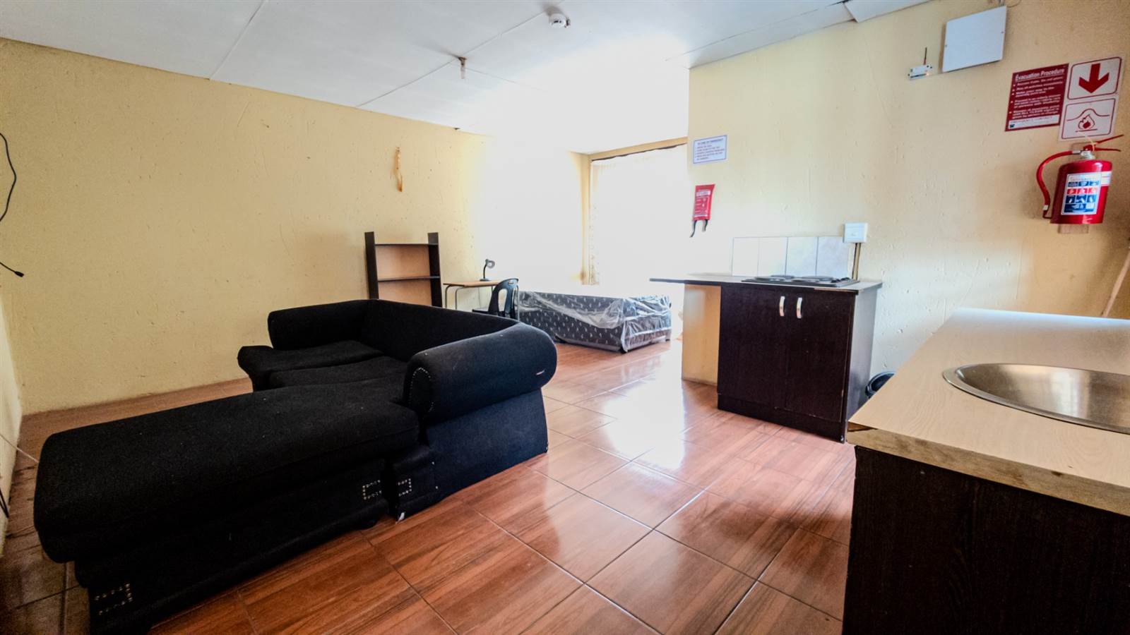 Studio Apartment in Jabavu photo number 11