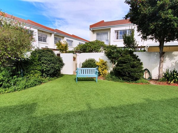 3 Bedroom Townhouse 3 Bedroom Townhouse