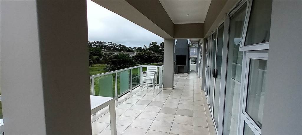 4 Bed House in Beacon Bay photo number 22