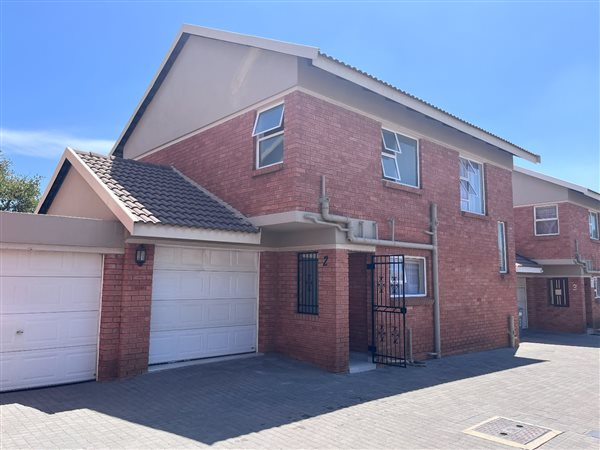 3 Bed Townhouse in Alberton