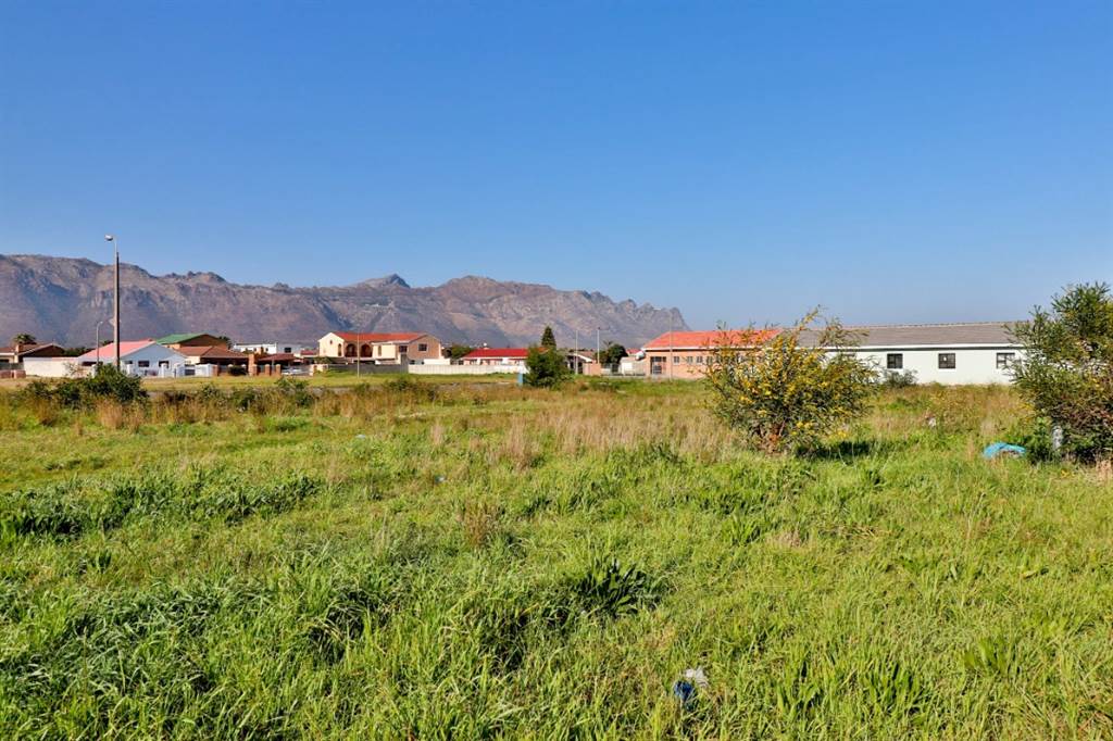 656 m² Land available in Southfork photo number 1