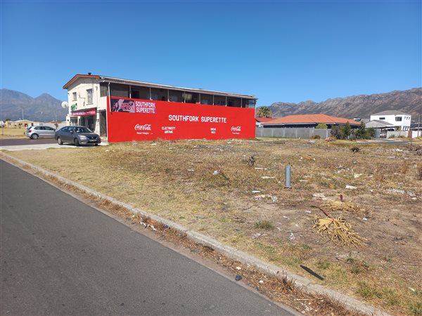 656 m² Land
