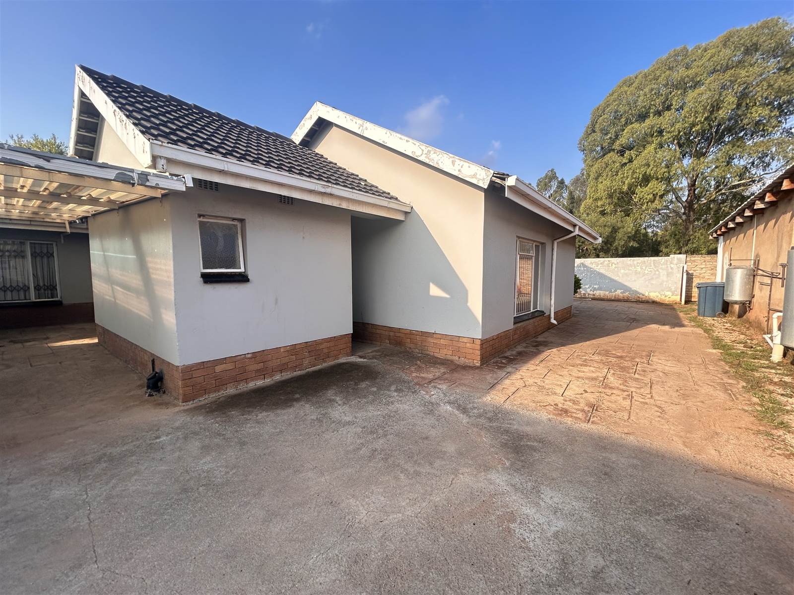 3 Bed House in Clayville photo number 2