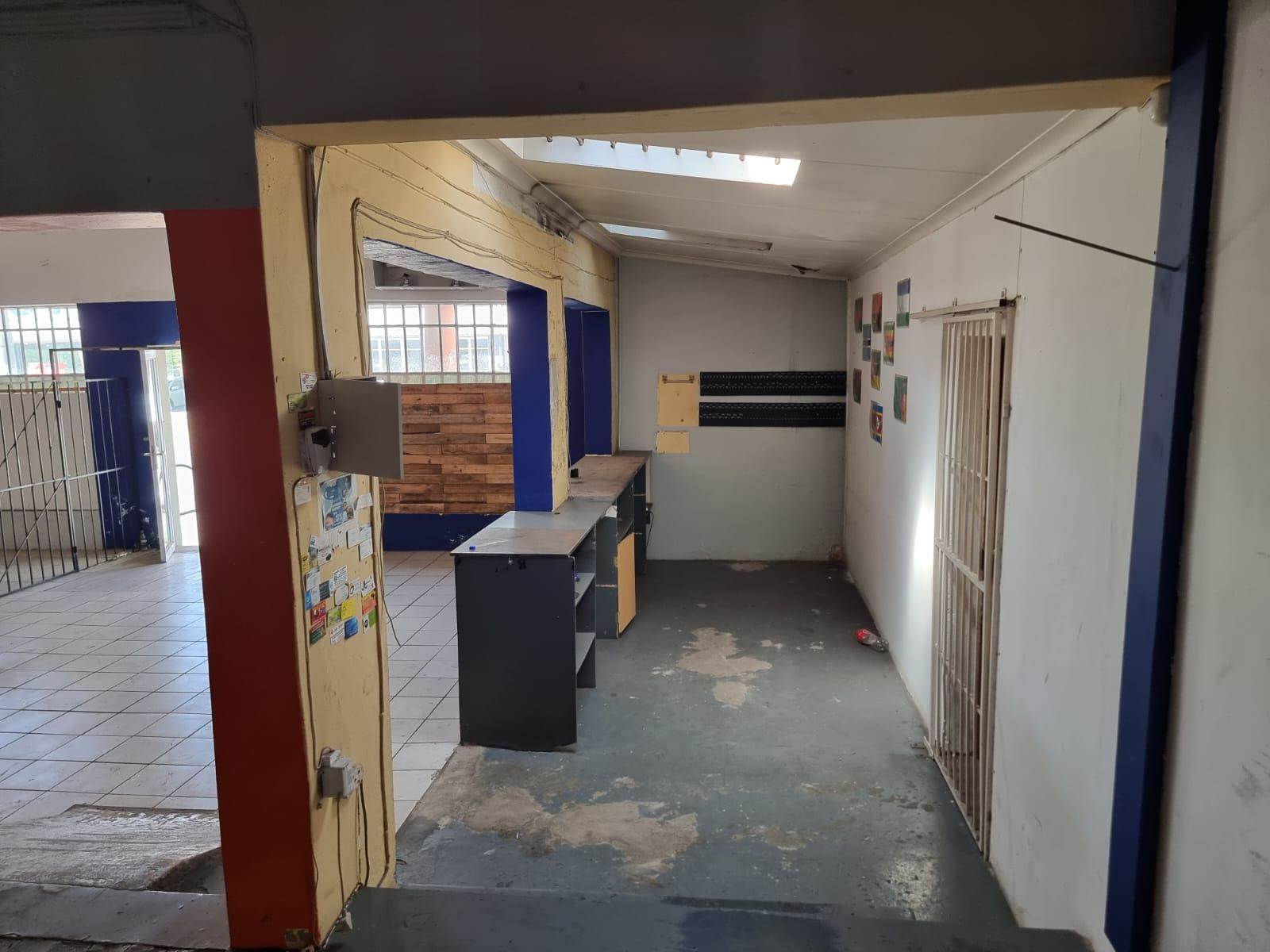 250  m² Commercial space in Benoni Central photo number 9
