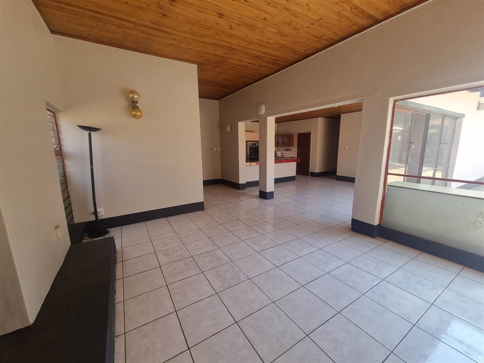6 Bed House in Garsfontein photo number 8