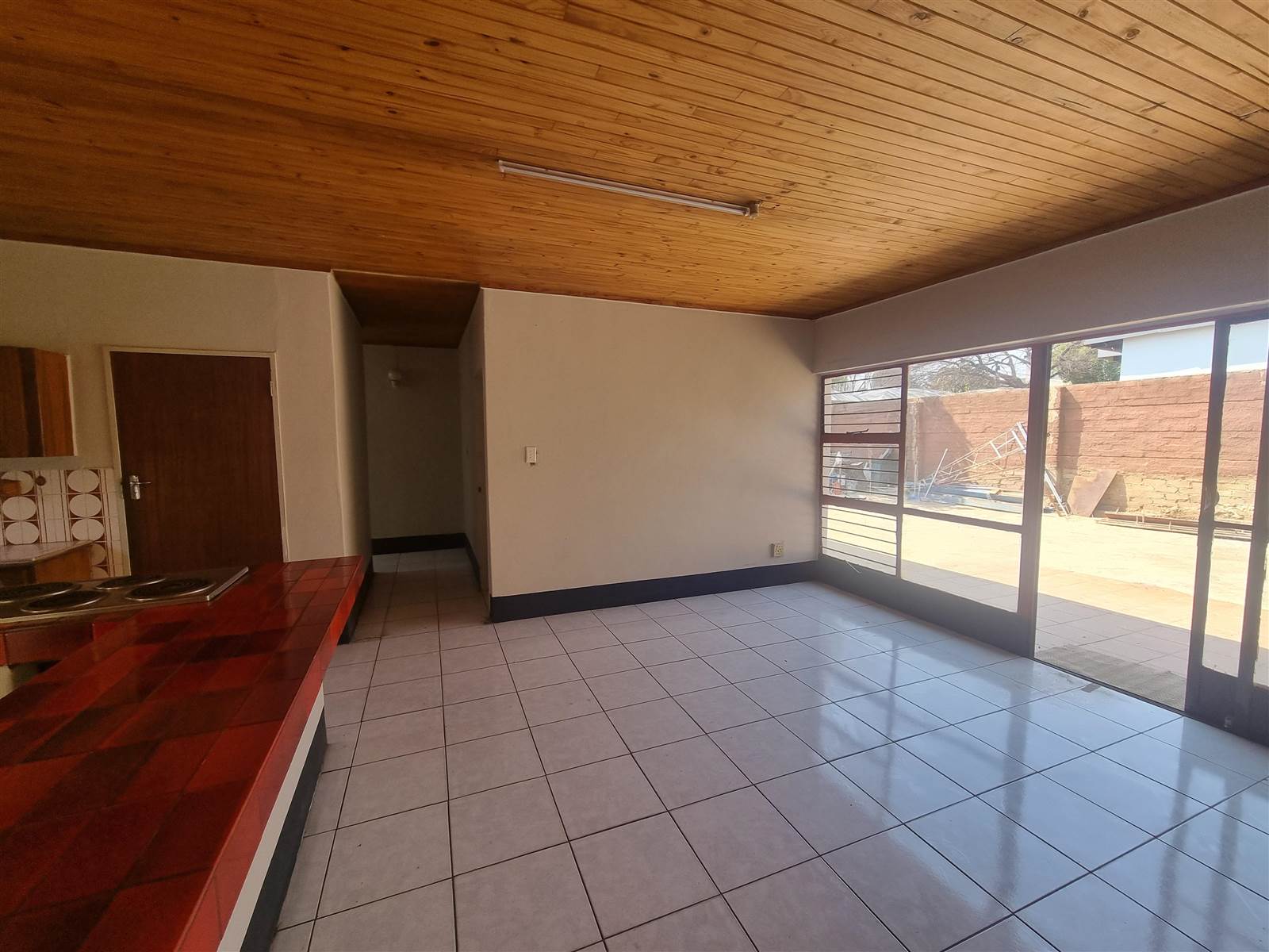6 Bed House in Garsfontein photo number 10