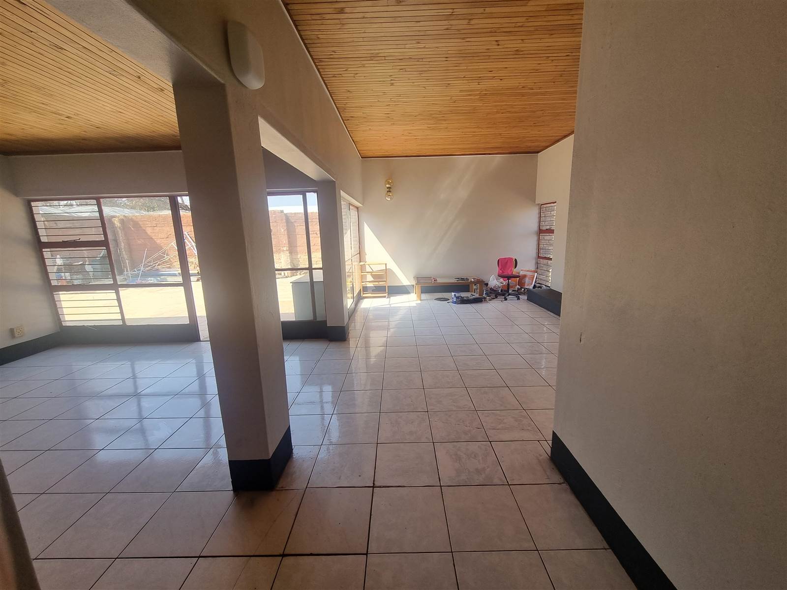 6 Bed House in Garsfontein photo number 9