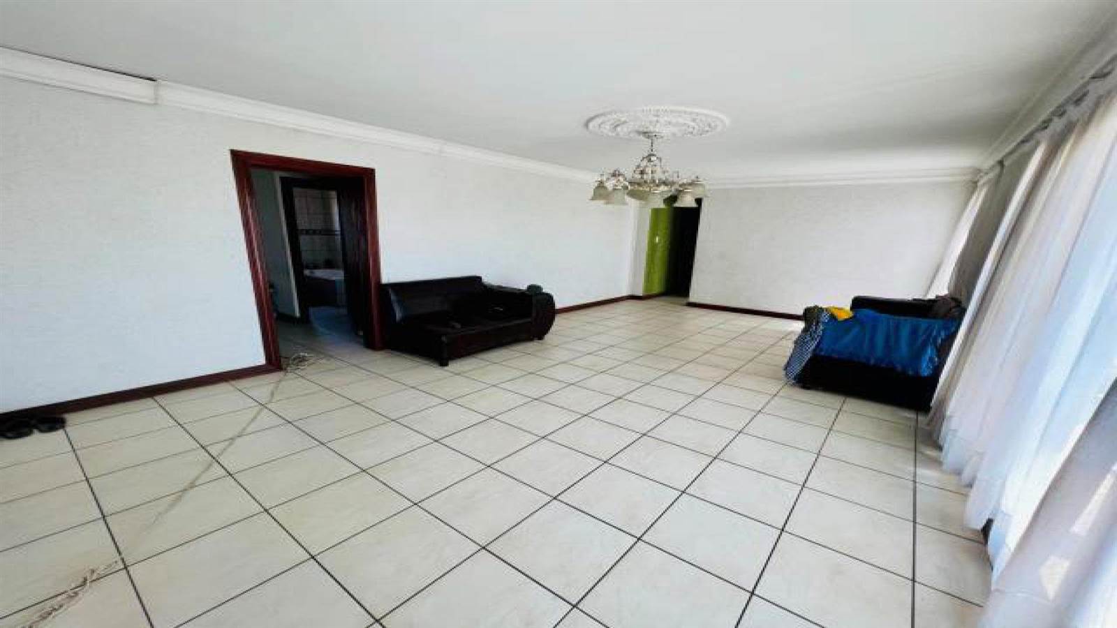 3 Bed House in Tembisa photo number 4