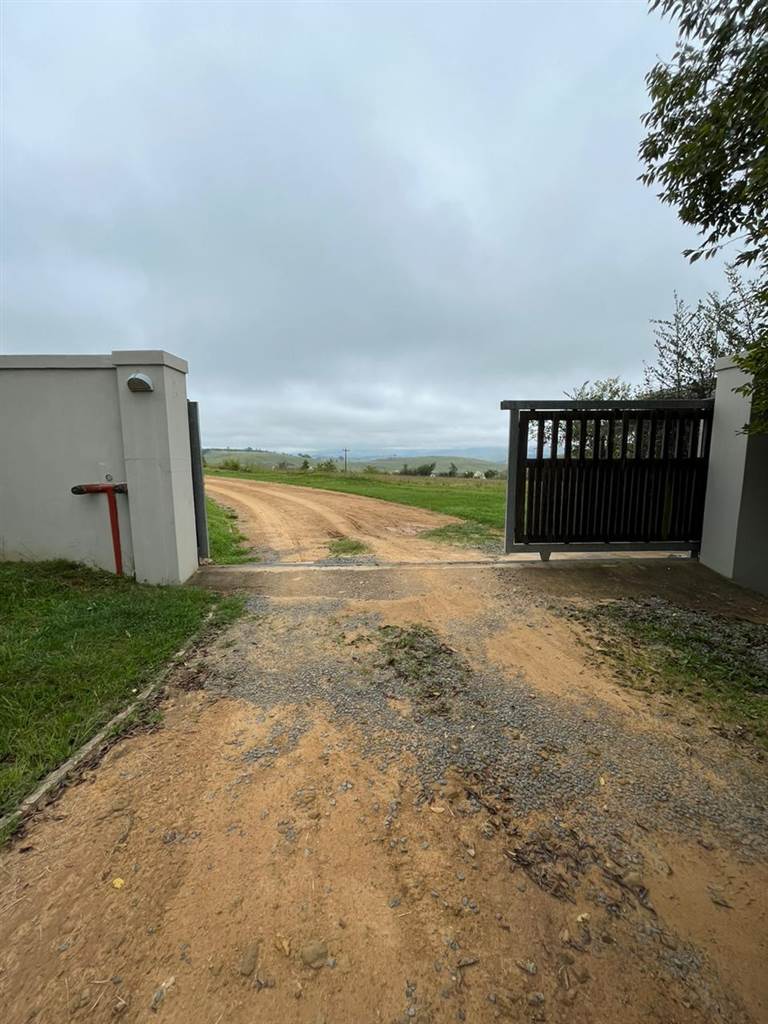 3060 m² Land available in Underberg photo number 17