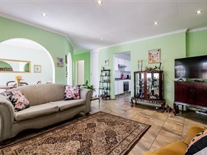 3 Bed Townhouse in Marais Steyn Park