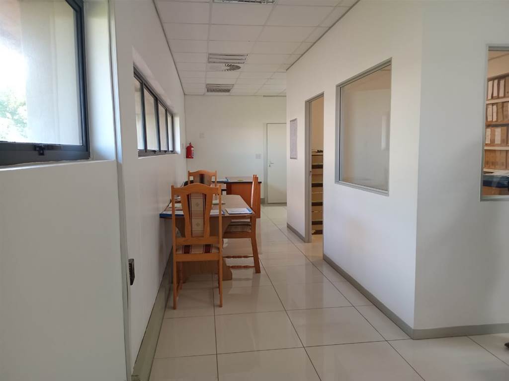 120  m² Office Space in Umhlanga Ridge photo number 11