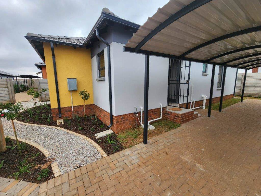 3 Bed House in Johannesburg Central photo number 2