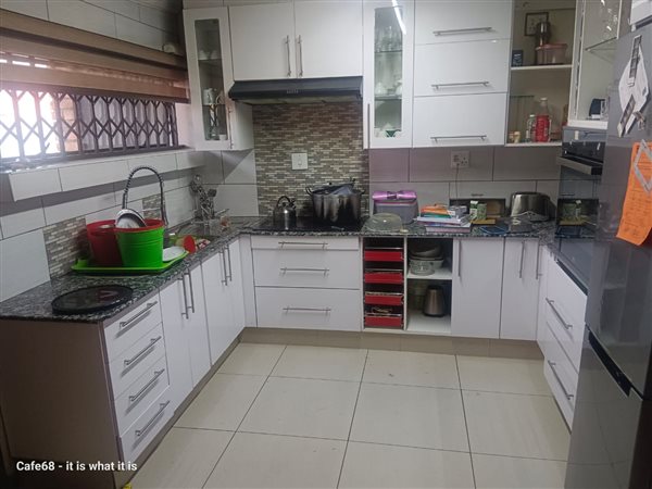 3 Bed House in Moretele View