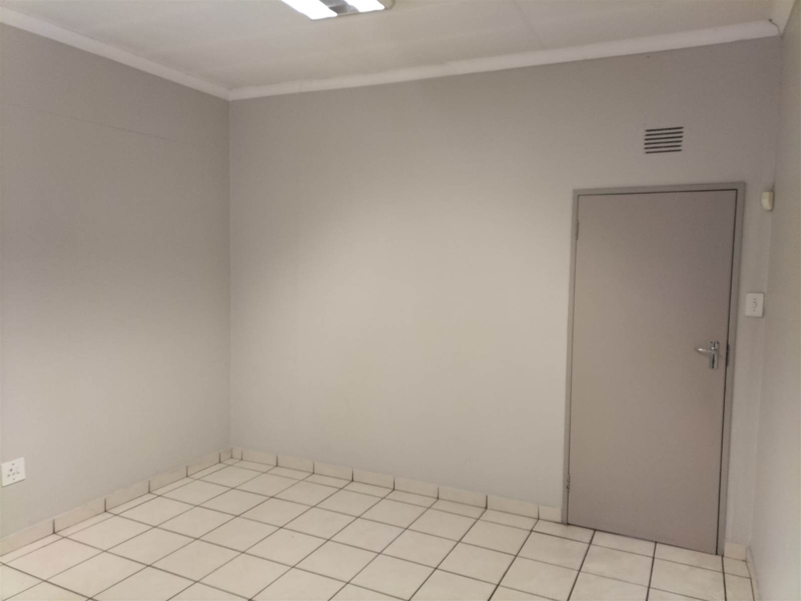 102  m² Commercial space in Polokwane Central photo number 5