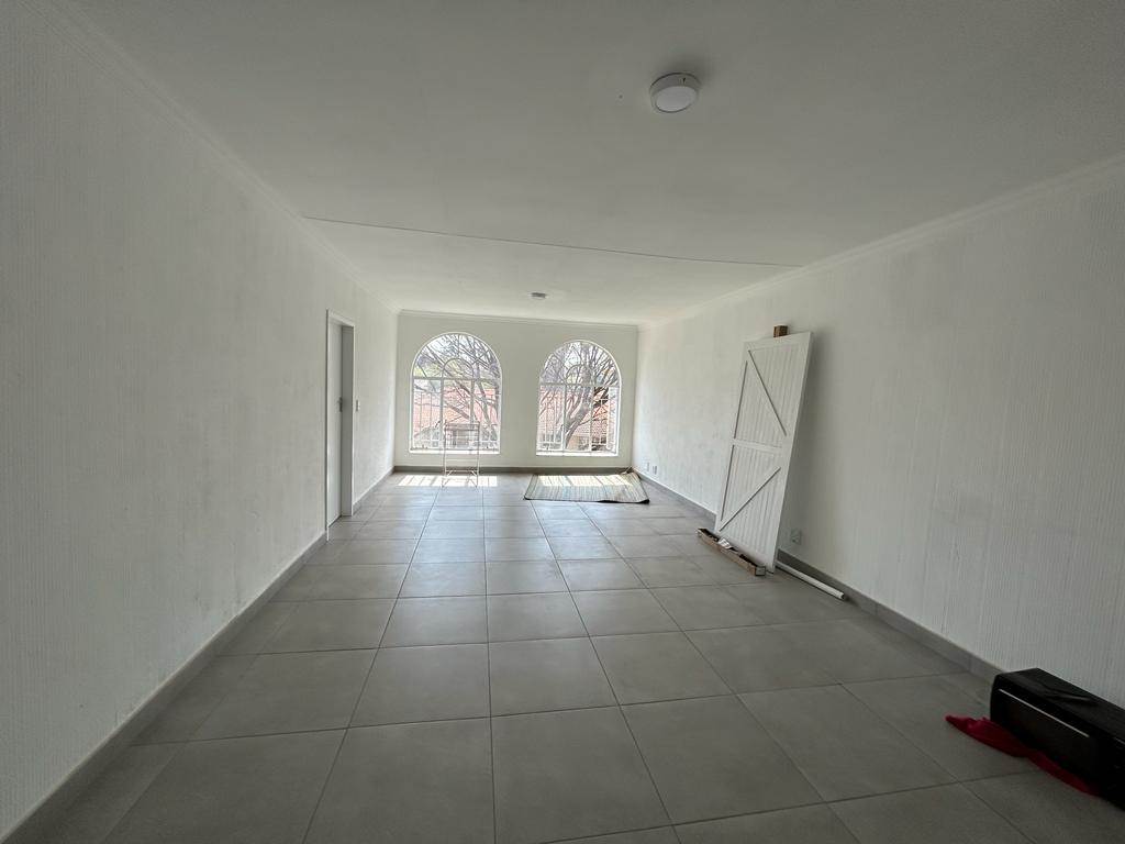2 Bed Apartment in Southcrest photo number 6