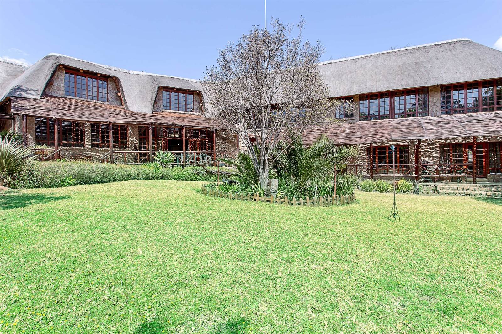 11 Bed House in Kyalami photo number 1
