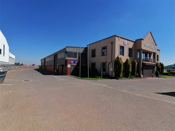 1 993  m² Commercial space