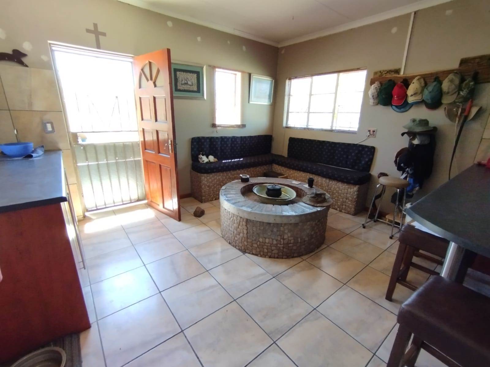 4 Bed House in Upington photo number 15