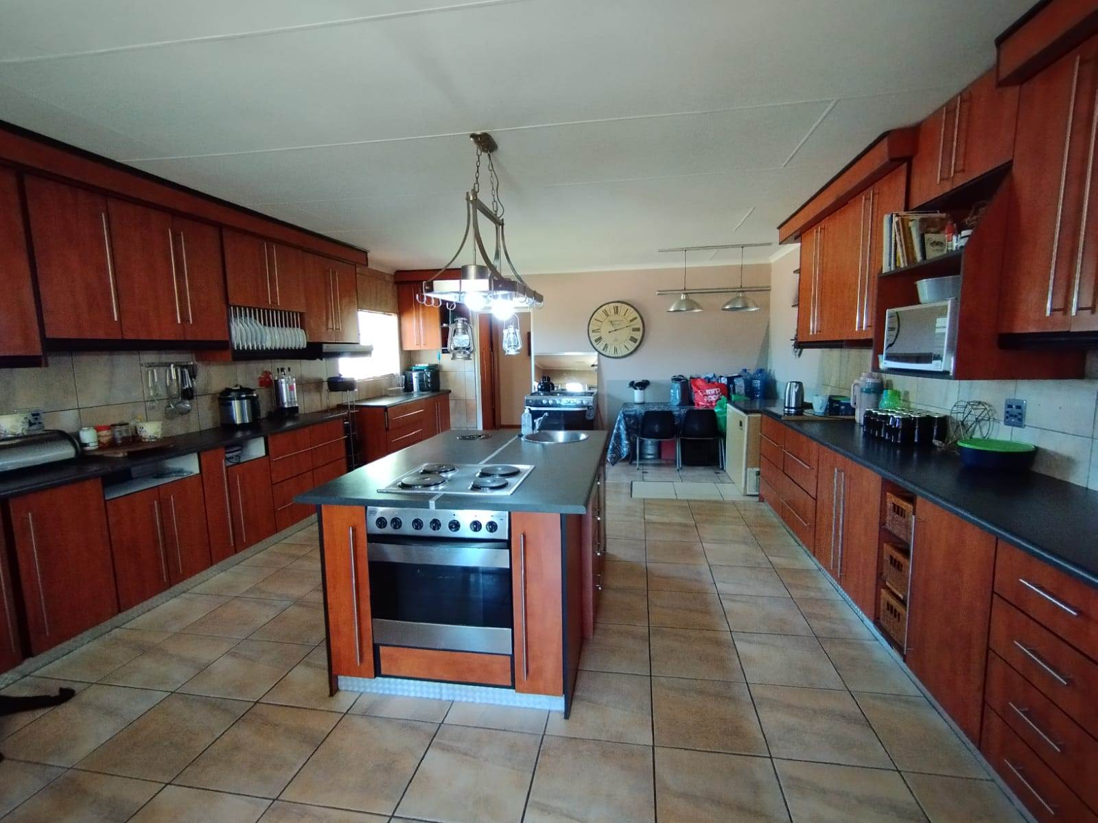 4 Bed House in Upington photo number 2