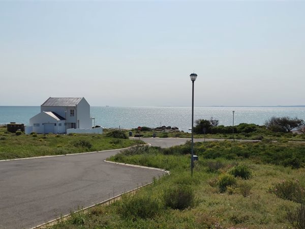 369 m² Land