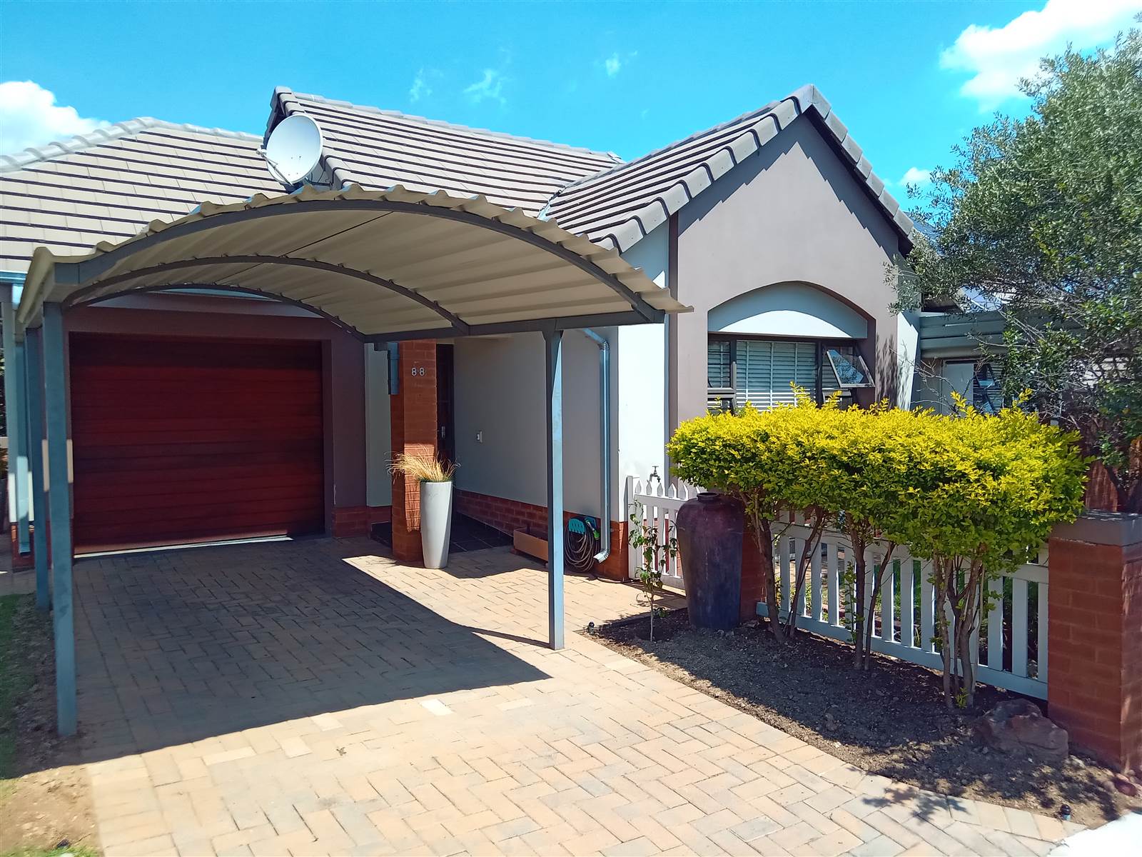 2 Bed House in Douglasdale photo number 1
