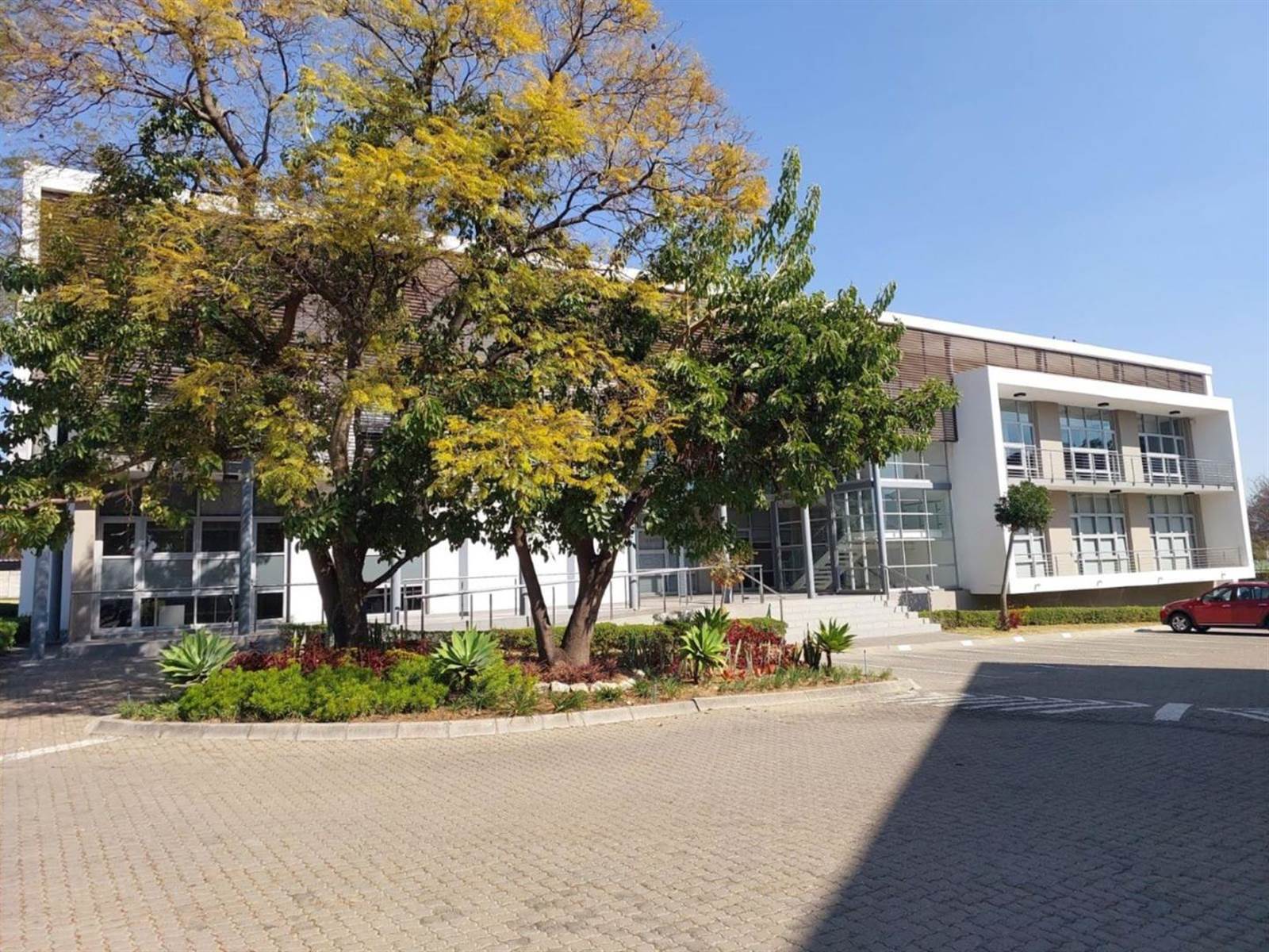 190  m² Commercial space in Fourways photo number 10