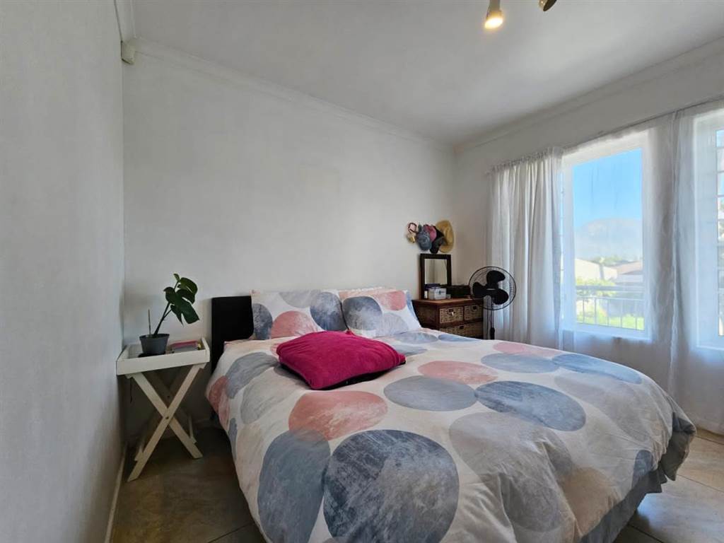 2 Bed Apartment in Kirstenhof photo number 9