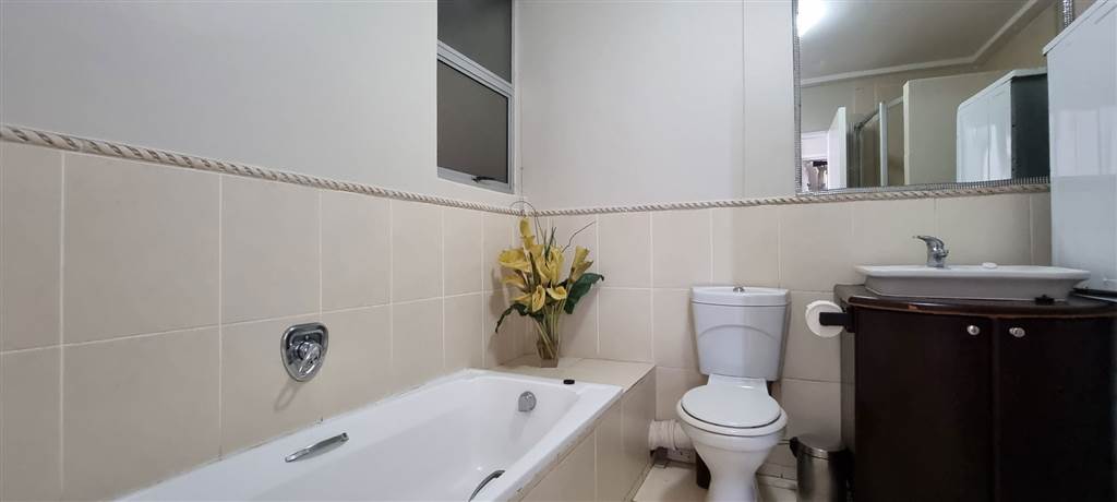 3 Bed Apartment in Margate photo number 23